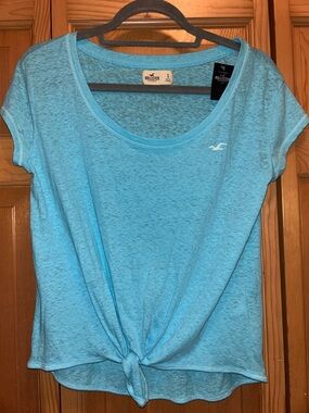 Hollister Light Aqua Tie-Front Scoop Neck Crop Tee (NWT)